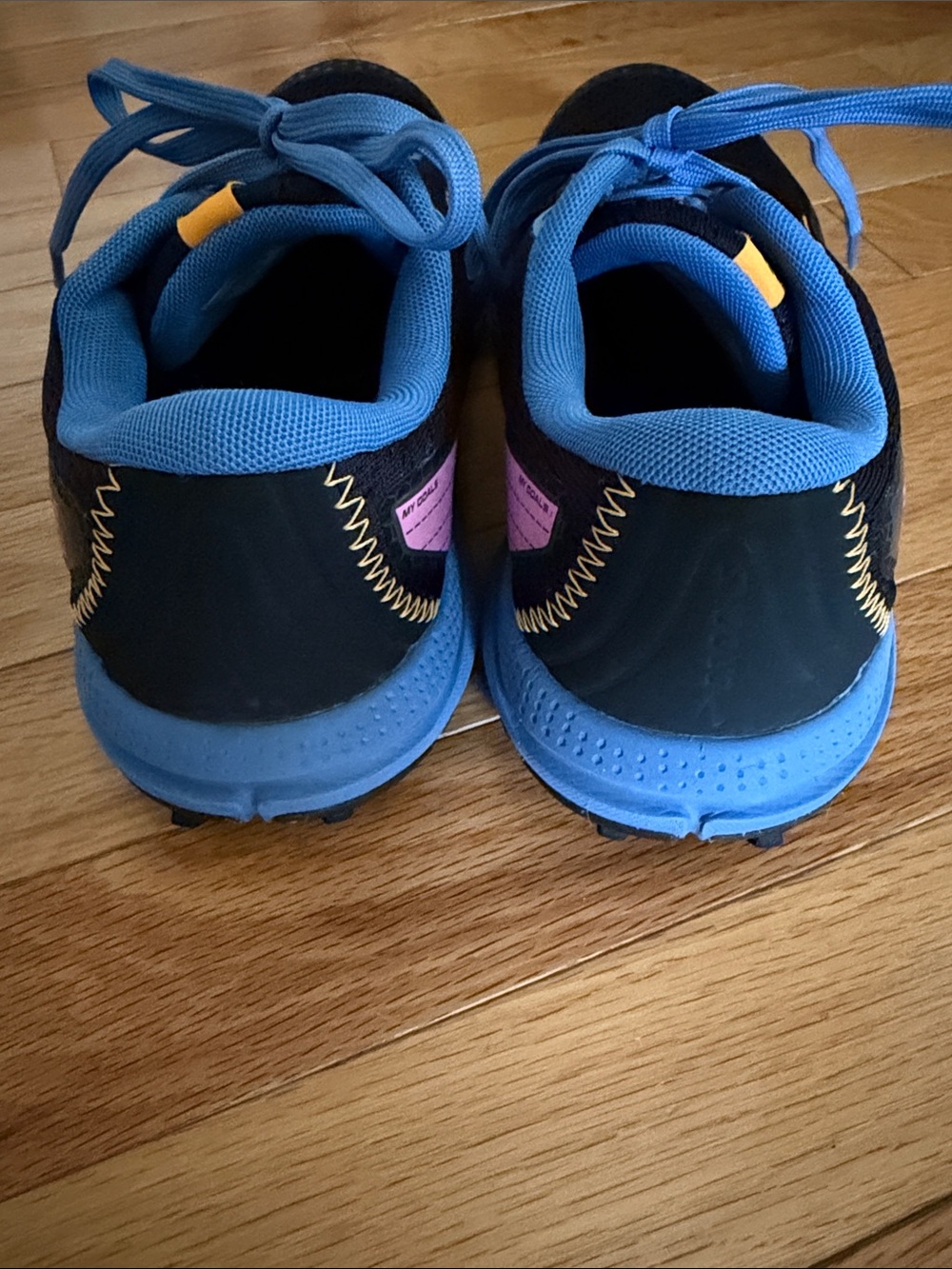 Brooks Divide 3 Black, Blue & Yellow Women's Athletic Running Shoes - Picture 3 of 7